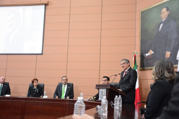 Convoca gobernador a implementar justicia eficaz, cercana y transparente