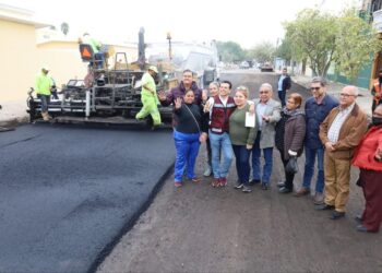 Supervisa alcalde pavimentación en la Nacozari y 7 de Noviembre