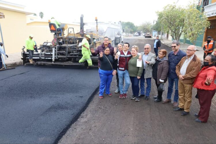 Supervisa alcalde pavimentación en la Nacozari y 7 de Noviembre