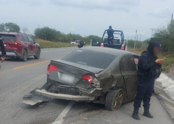 Se accidenta en El Encinal; Guardia Estatal brinda apoyo
