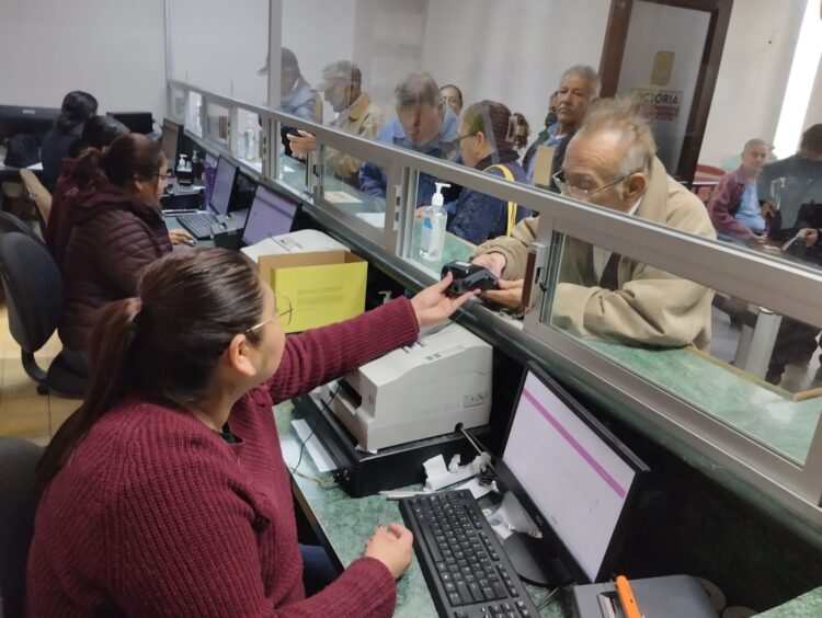 Café calientito a quienes van a pagar predial