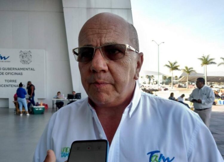 Rumbo al bote primer secretario de Cabeza de Vaca