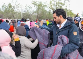 Apoyó Alcalde Carlos Peña Ortiz a familias de la Industrial con despensas y cobijas