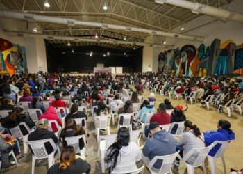 Recibió Gobierno de Carlos Peña Ortiz documentos de aspirantes a las Becas Municipales