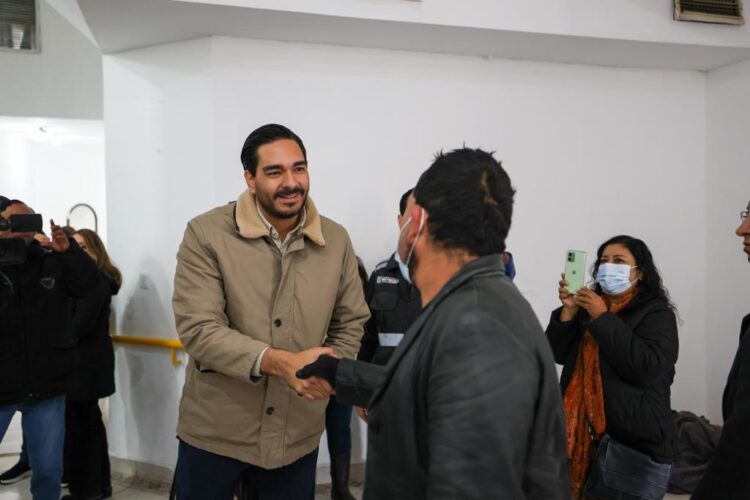 Constató Carlos Peña Ortiz buen estado y atención en albergues de invierno en Reynosa