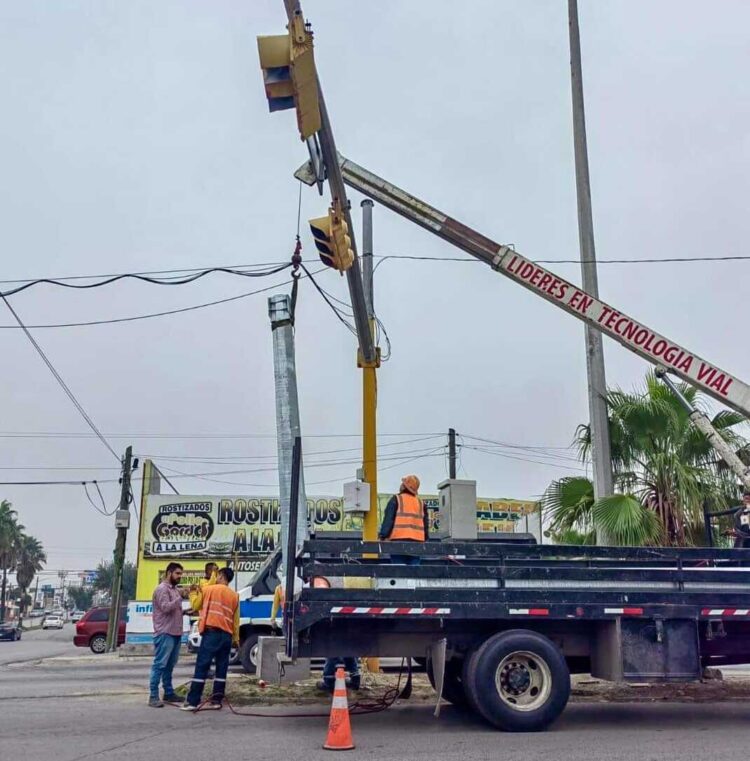 Mejora Gobierno de Carlos Peña Ortiz vialidad con semáforos inteligentes