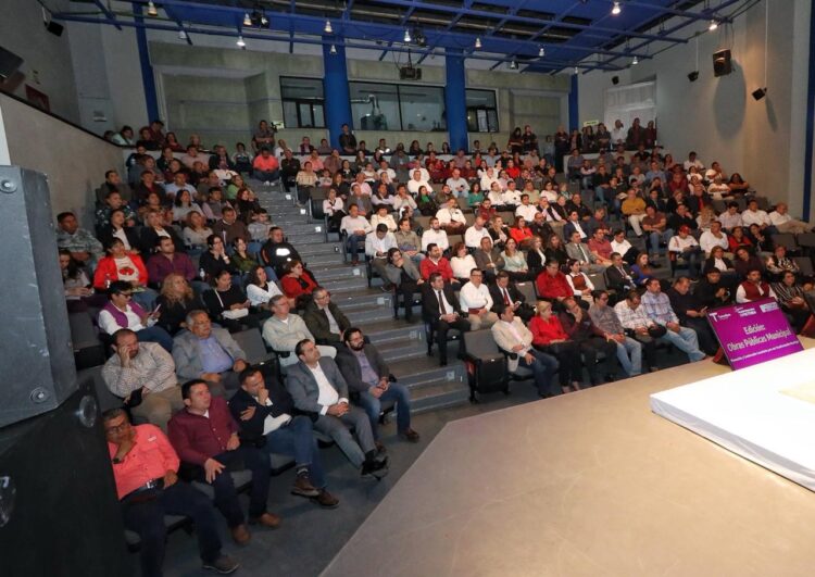 Trazan sociedad y gobierno proyecto de obra pública 2024 para Victoria