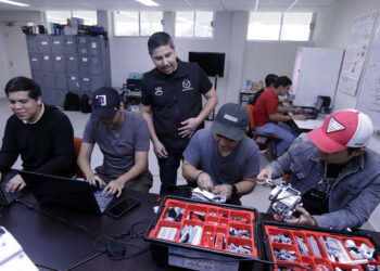 Impulsa la UAT proyectos de laboratorio de Inteligencia Artificial en el Campus Victoria