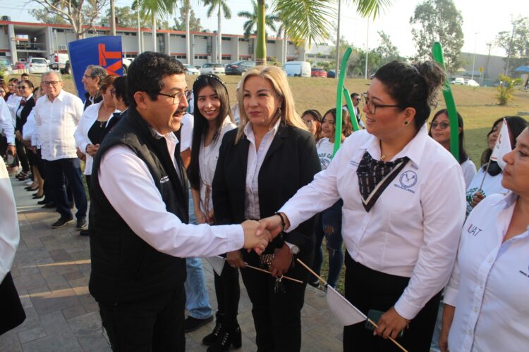 Impulsamos una Universidad más humana, transparente y socialmente responsable: Dámaso Anaya