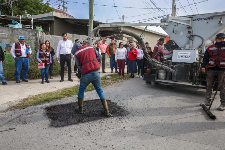 Agiliza el Presidente Carlos Peña Ortiz trabajo de bacheo en Reynosa