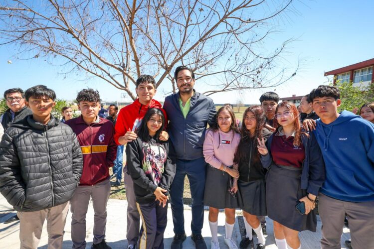 Entregó Carlos Peña Ortiz Equipamiento de Escuelas en el CBTIS 276 de Reynosa