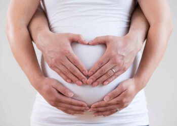Fertilidad y Edad: Entendiendo su Relación y Cómo las Clínicas de Fertilidad Pueden Ayudar