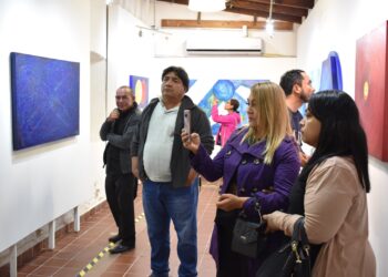 ‘Cosmología’, una mirada al universo del pintor Manuel Lince