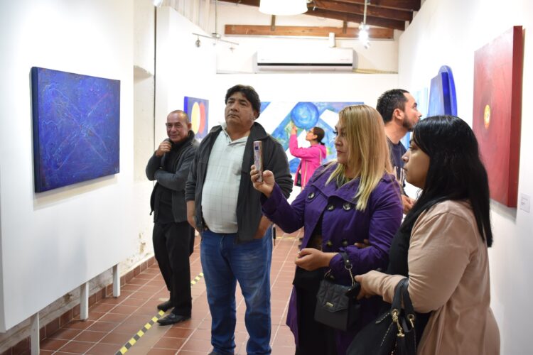 ‘Cosmología’, una mirada al universo del pintor Manuel Lince