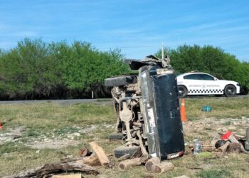 Volcadura en la Victioria-Zaragoza: Hombre resulta lesionado