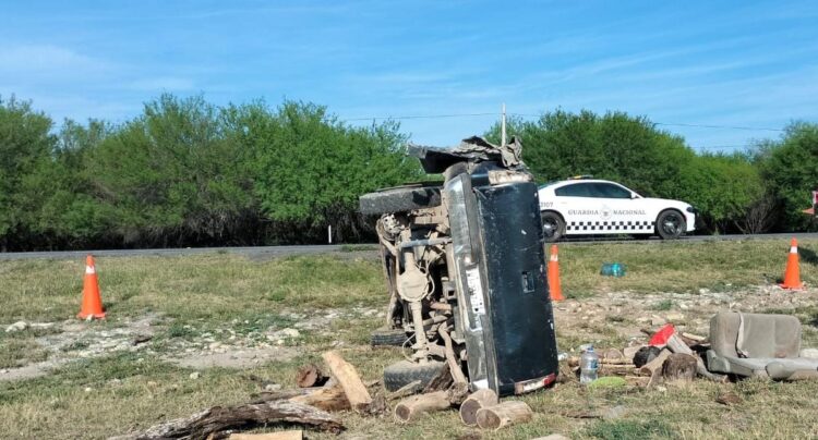 Volcadura en la Victioria-Zaragoza: Hombre resulta lesionado
