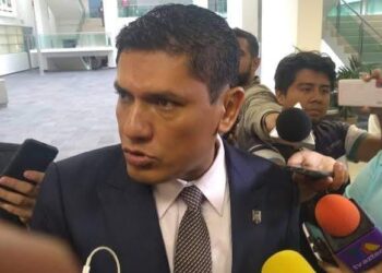 Llama Arturo Soto a «levantarse en armas» contra los Cabeza de Vaca