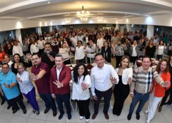 Olga Sosa y JR en campaña en la urbe petrolera