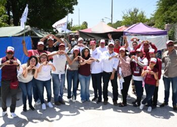 Olga Sosa y JR reciben apoyo de comerciantes de Soto la Marina
