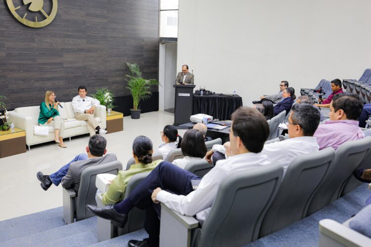 Maki y «La Borrega» se reunen con empresarios en Matamoros