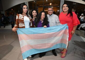 Olga Sosa se reune con la comunidad lésbico-gay de Matamoros