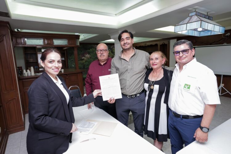 Carlos Peña Ortiz Recibe Constancia Oficial para las Elecciones Municipales de Reynosa