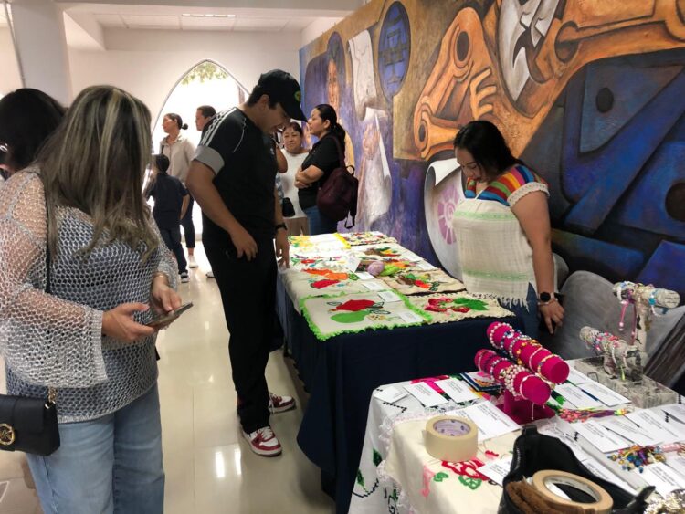 Presentaron Alcalde Carlos Peña Ortiz e IRCA fin de ciclo de talleres