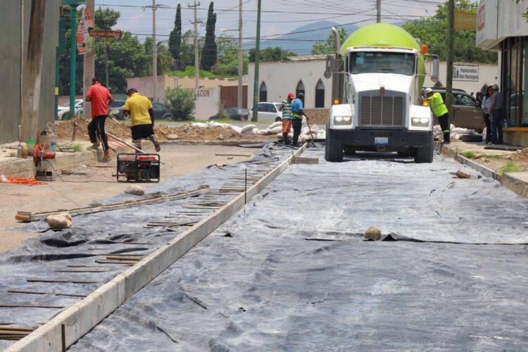 En Victoria no paran obras de pavimentación y bacheo