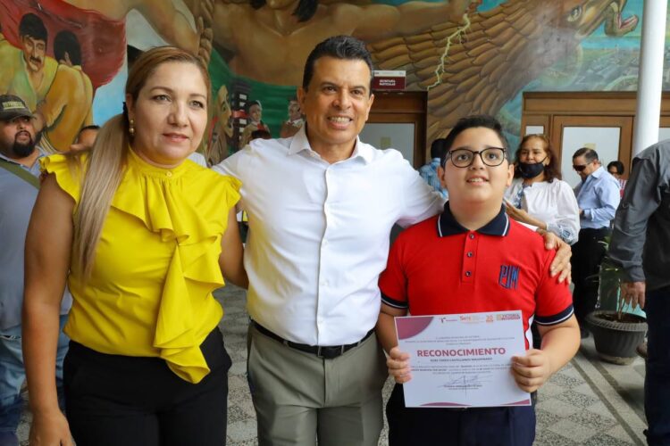 Sesionan alumnos de Victoria como Presidente y Regidores por un Día en Cabildo local