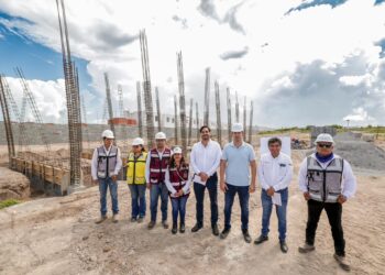 Carlos Peña crea y construye preparatoria municipal para mil alumnos