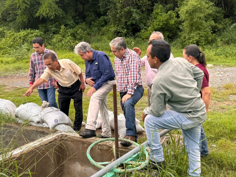 Va agua de La Peñita a colonias Tamatán y Echeverría