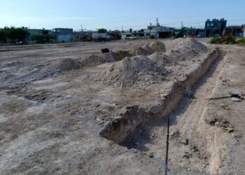 Edil Carlos Peña cumple compromiso: Otra plaza pública para Jarachina Sur