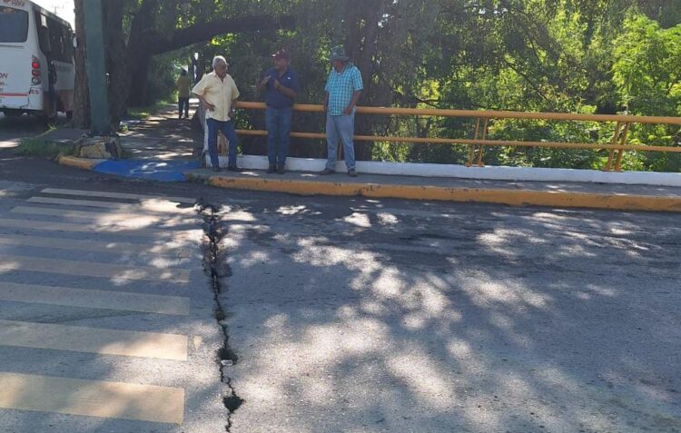 Supervisa Obras Públicas estructura de puentes viales de boulevares de la ciudad