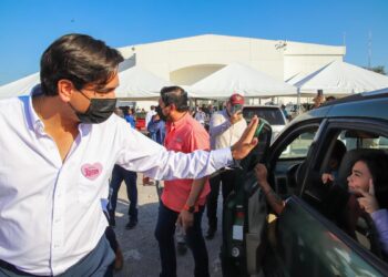 Ayuntamiento de Reynosa apoya 15 módulos de regularización vehicular
