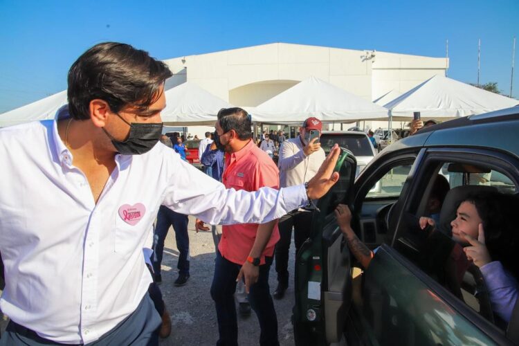 Ayuntamiento de Reynosa apoya 15 módulos de regularización vehicular