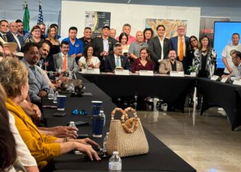 Américo en Houston con migrantes tamaulipecos