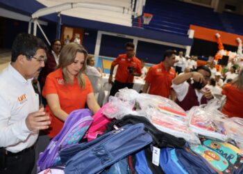 Lleva UAT colecta de útiles escolares para estudiantes del sector rural