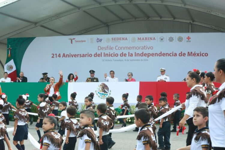 Presidió Américo Villarreal desfile cívico-militar por 214 aniversario del inicio de la independencia