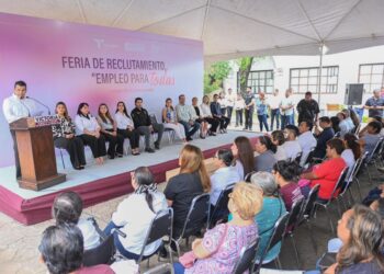 Facilitan Municipio, empresarios y STyP trabajo digno a mujeres