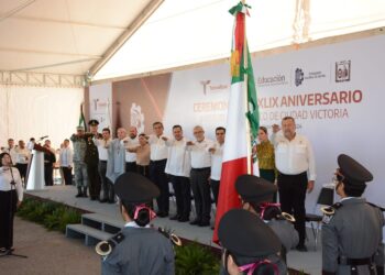 Cumple Américo al Tec Victoria; construye gimnasio