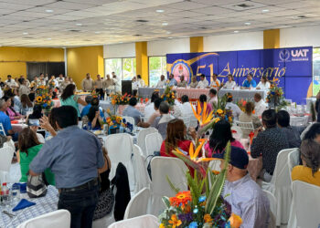 El rector Dámaso Anaya presidió la celebración del 51 Aniversario del SUTUAT