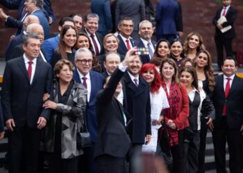 Sintió la lumbre cerca: Renunció