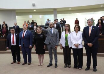 Legislatura llega tumbando caña: Quintan a municipios capacidad de Reformar Constitución