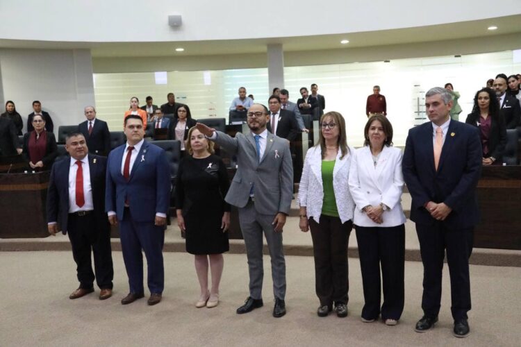 Legislatura llega tumbando caña: Quintan a municipios capacidad de Reformar Constitución