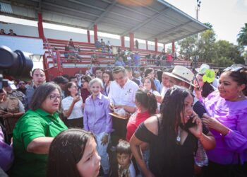 Llevan Américo y María la brigada “Transformando Familias” a San Fernando