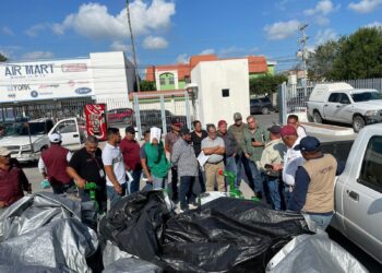 Fumigan contra el dengue SEBIEN y Secretaría de Salud
