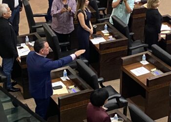 Les dijo “por Dios Santito”, le creyeron y Gerardo Peña es diputado