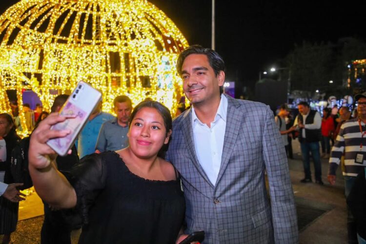 En Reynosa, el alcalde Carlos Peña encenderá el Pino Navideño más grande de Tamaulipas