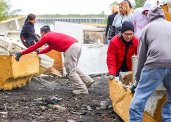 Unen esfuerzos para liimpiar de laguna La Escondida: Recolectan 98 metros cúbicos de basura