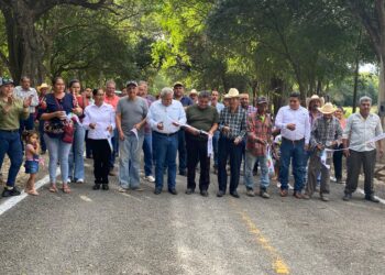 Guémez sigue pavimentando caminos: Ahora es Luz del Campesino-Acatlán